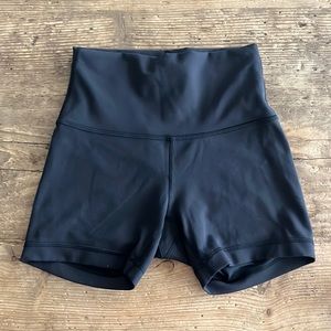Lululemon Wunder Train High-Rise Short 4”